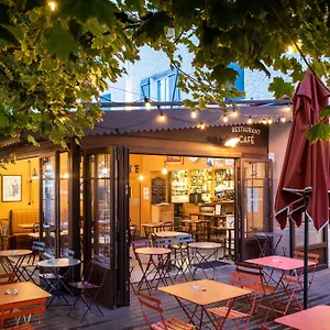 https://hotel-beaulieu-lyon-charbonnieres.hotels-rhonealpes.com