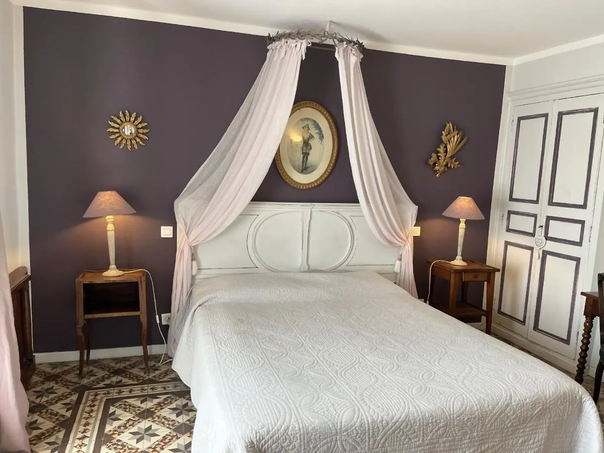 La Maison De Justine Grimaud Couette-café